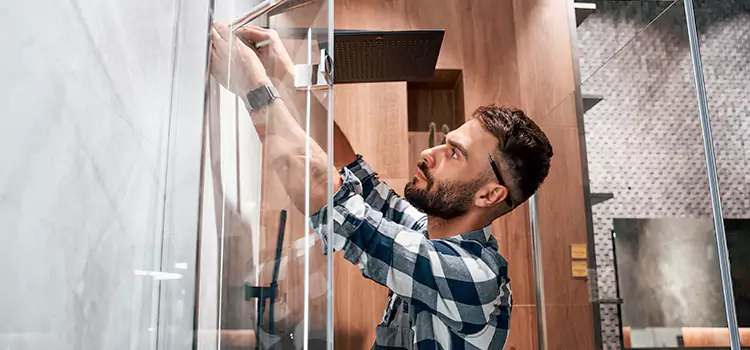 Replace Shower Doors with Frameless Oak Harbor